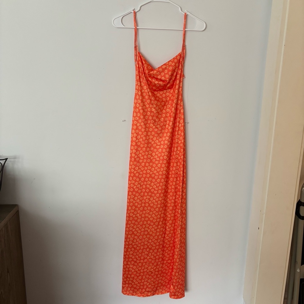bright orange & floral flower thin strap backless flowy summer maxi dress🧡